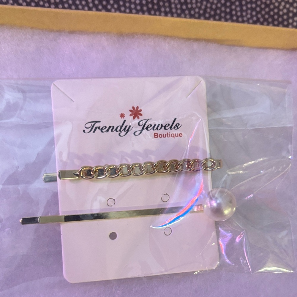 Trendy Jewels Gold and Silver Pearl Hair Clips
